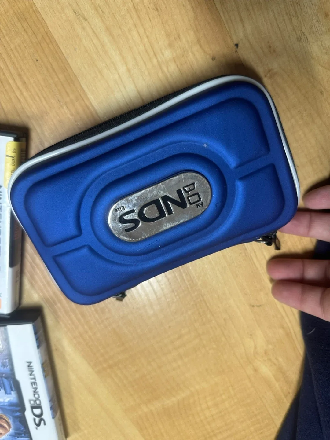 Nintendo DS Lite Console & Accessories image indicator(4)