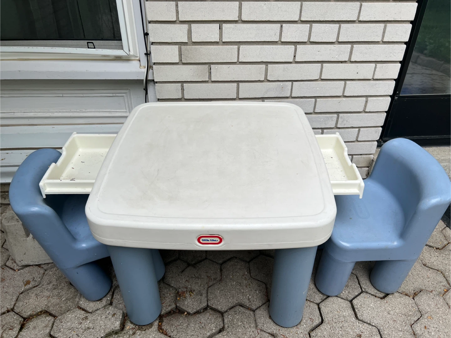 Little Tikes Table & 2 Chairs Set - Kids Furniture - photo 2