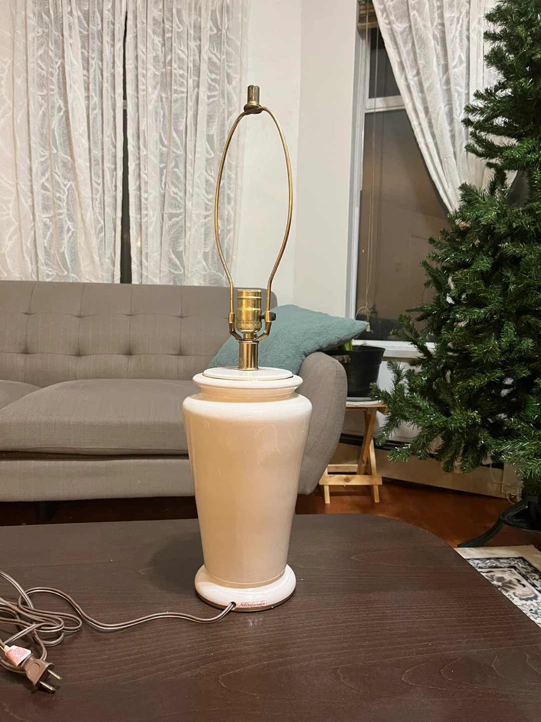 Anthony's Art Design Ltd. Table Lamp