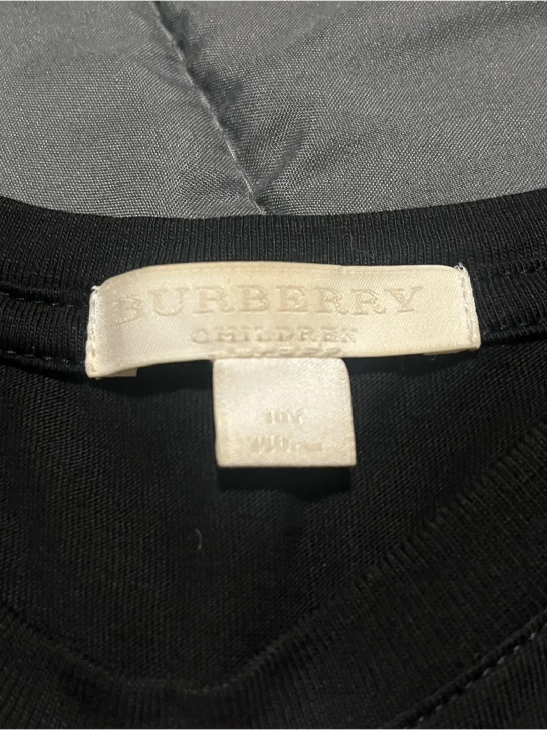 Burberry youth T-shirt image indicator(3)