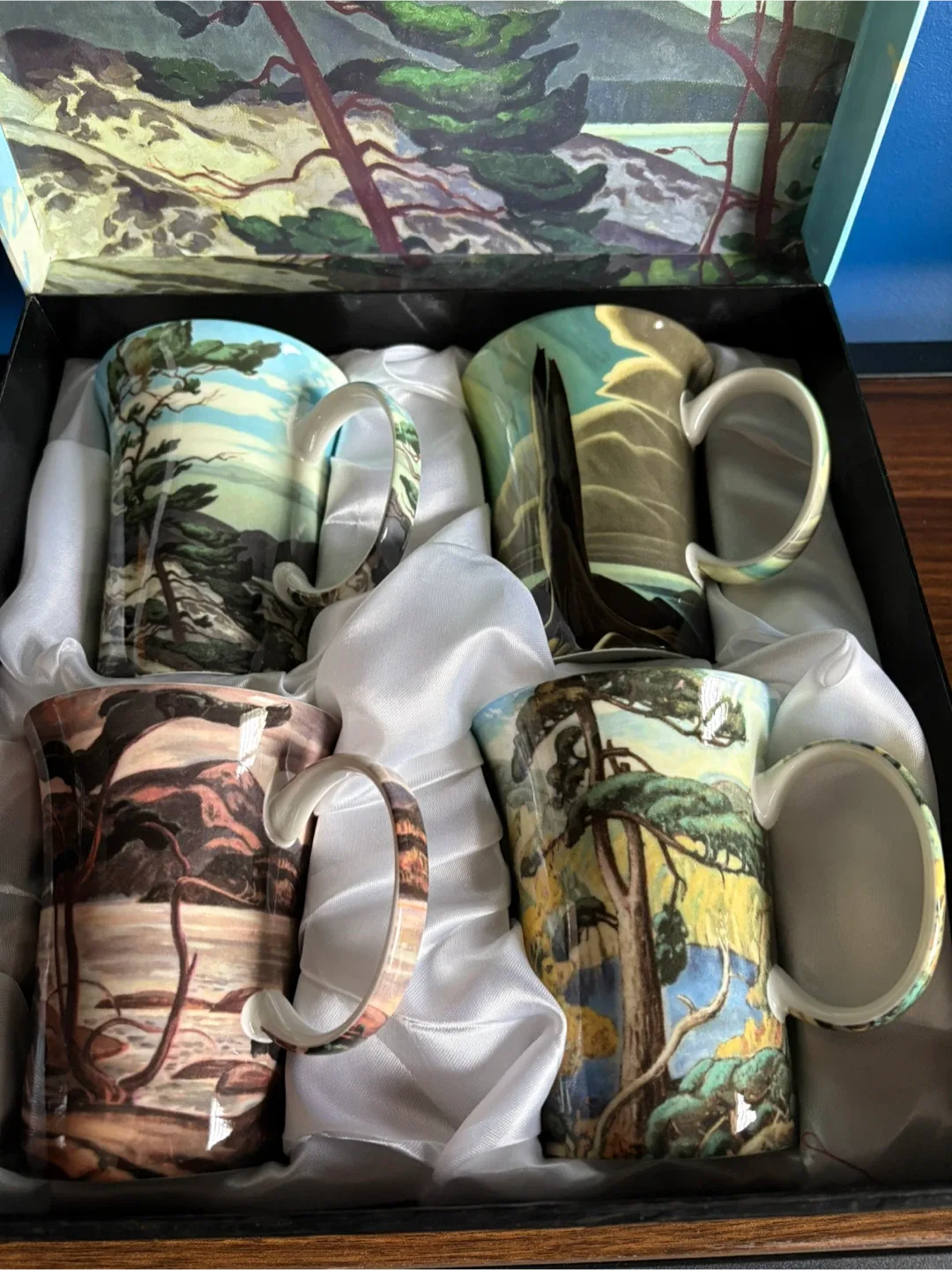 McIntosh bone chime group of 7 Mugs - Set of 4