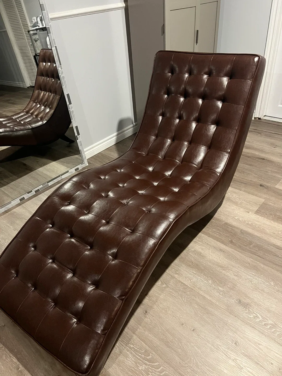 Brown Leather Chaise Lounge Chair