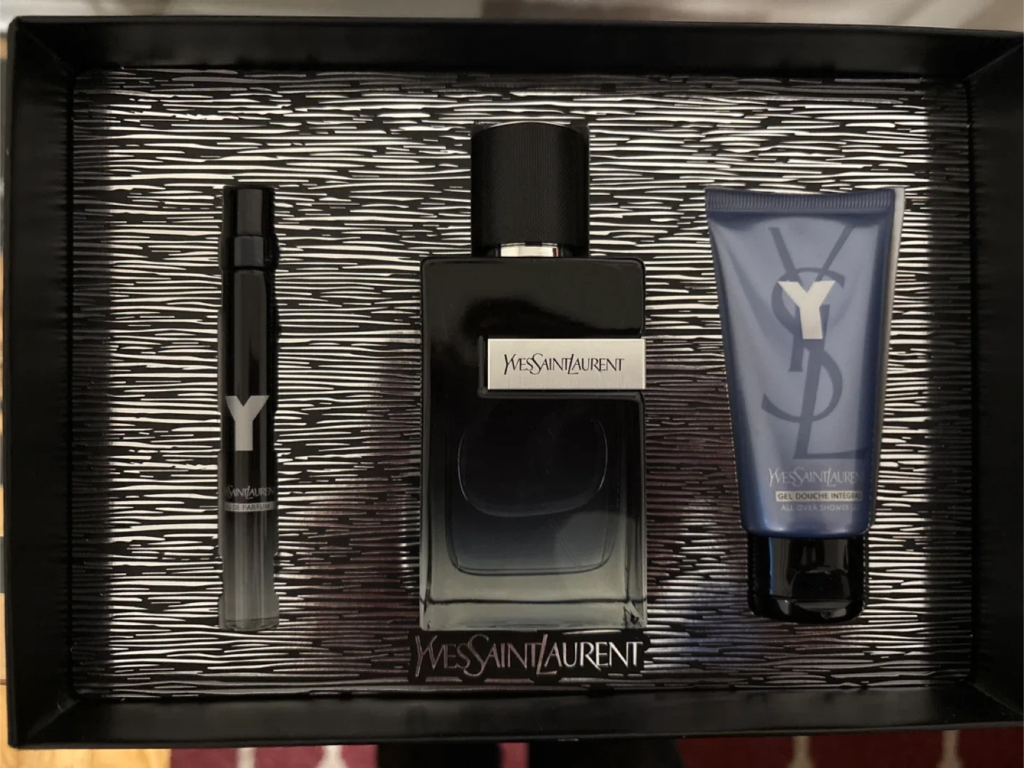 Yves Saint Laurent Y Men's Gift Set image indicator(3)