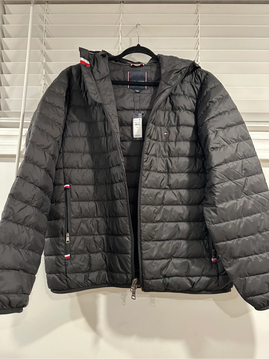 Brand new Tommy Hilfiger Packable Puffer Jacket - Size L