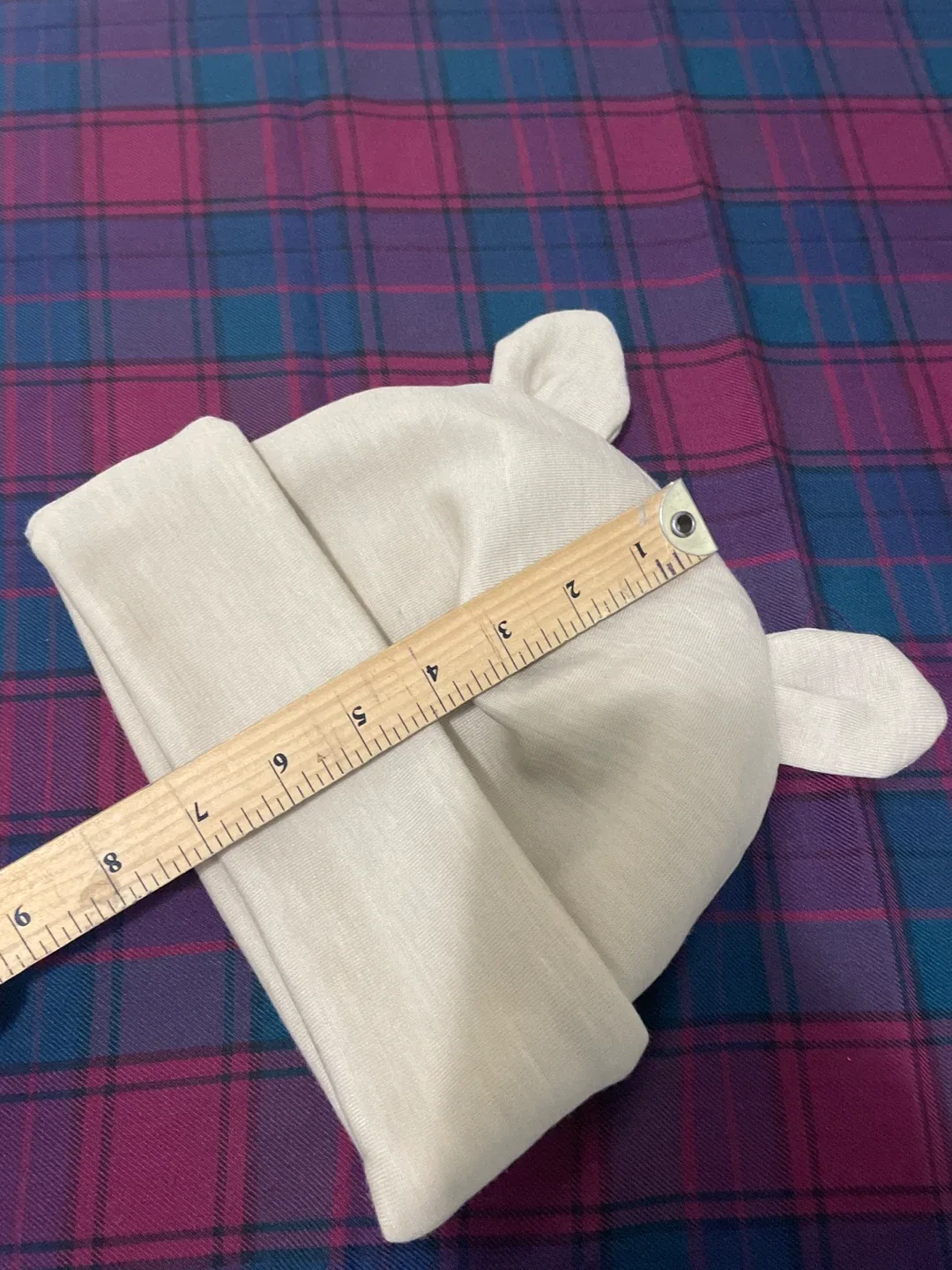 Handmade Beige Baby Bear Beanie image indicator(4)