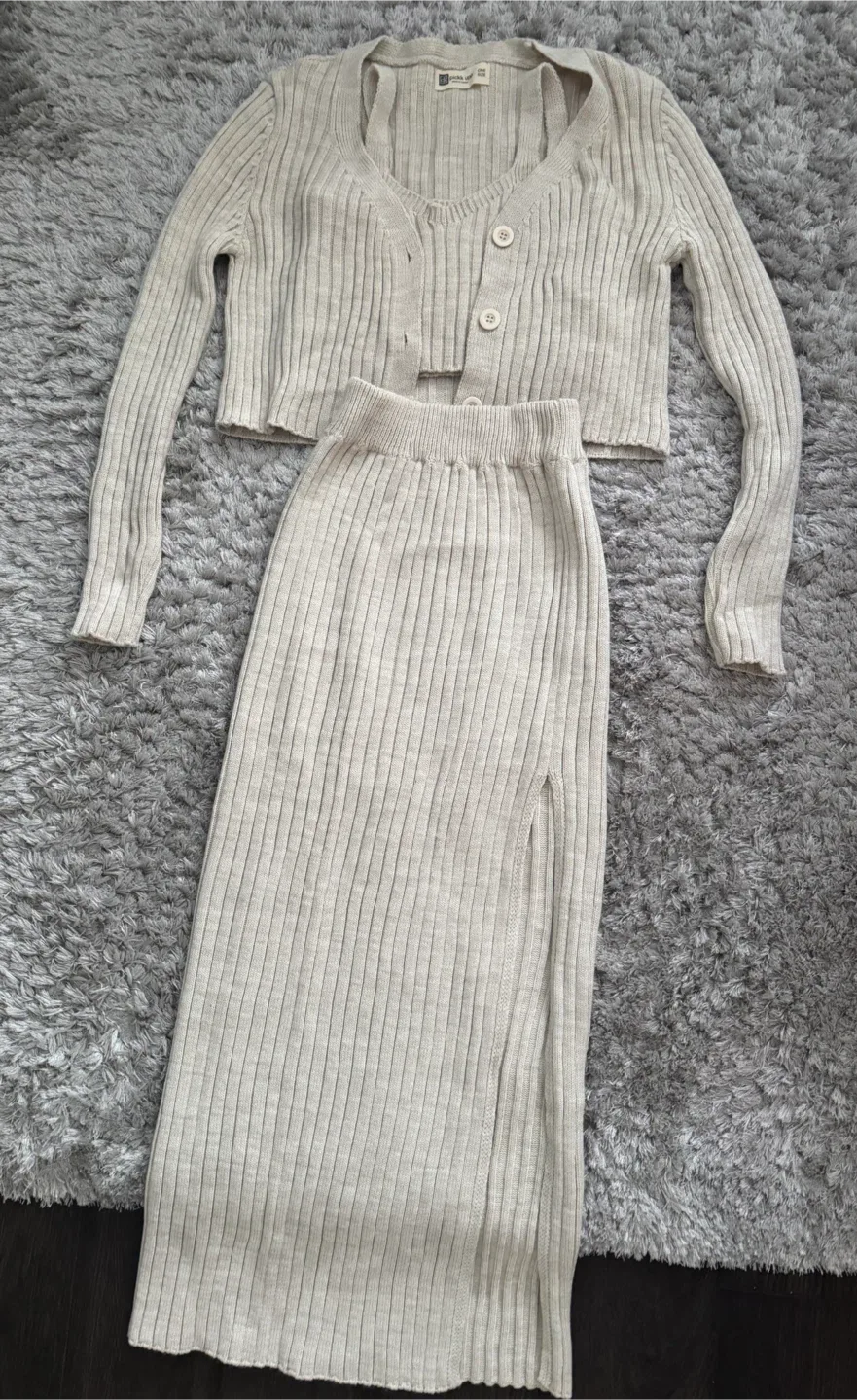 Dress Bundle: Beige Set, Red, Pink, Patterned, Sequin image indicator(5)