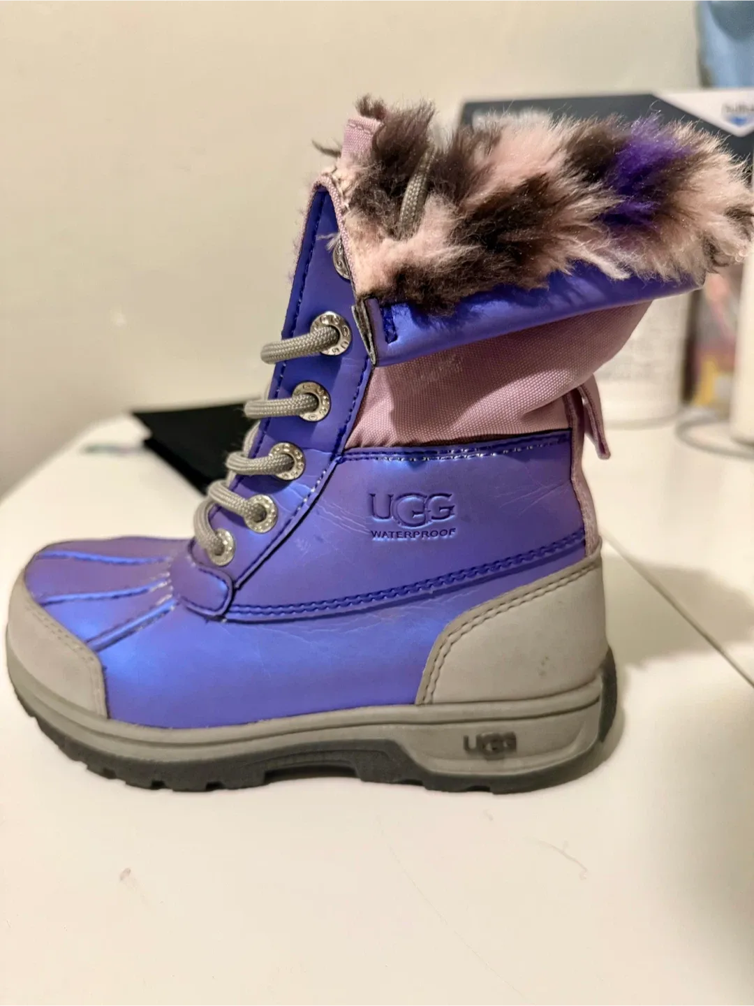 UGG Kids Waterproof Winter Boots, Size 7 image indicator(3)