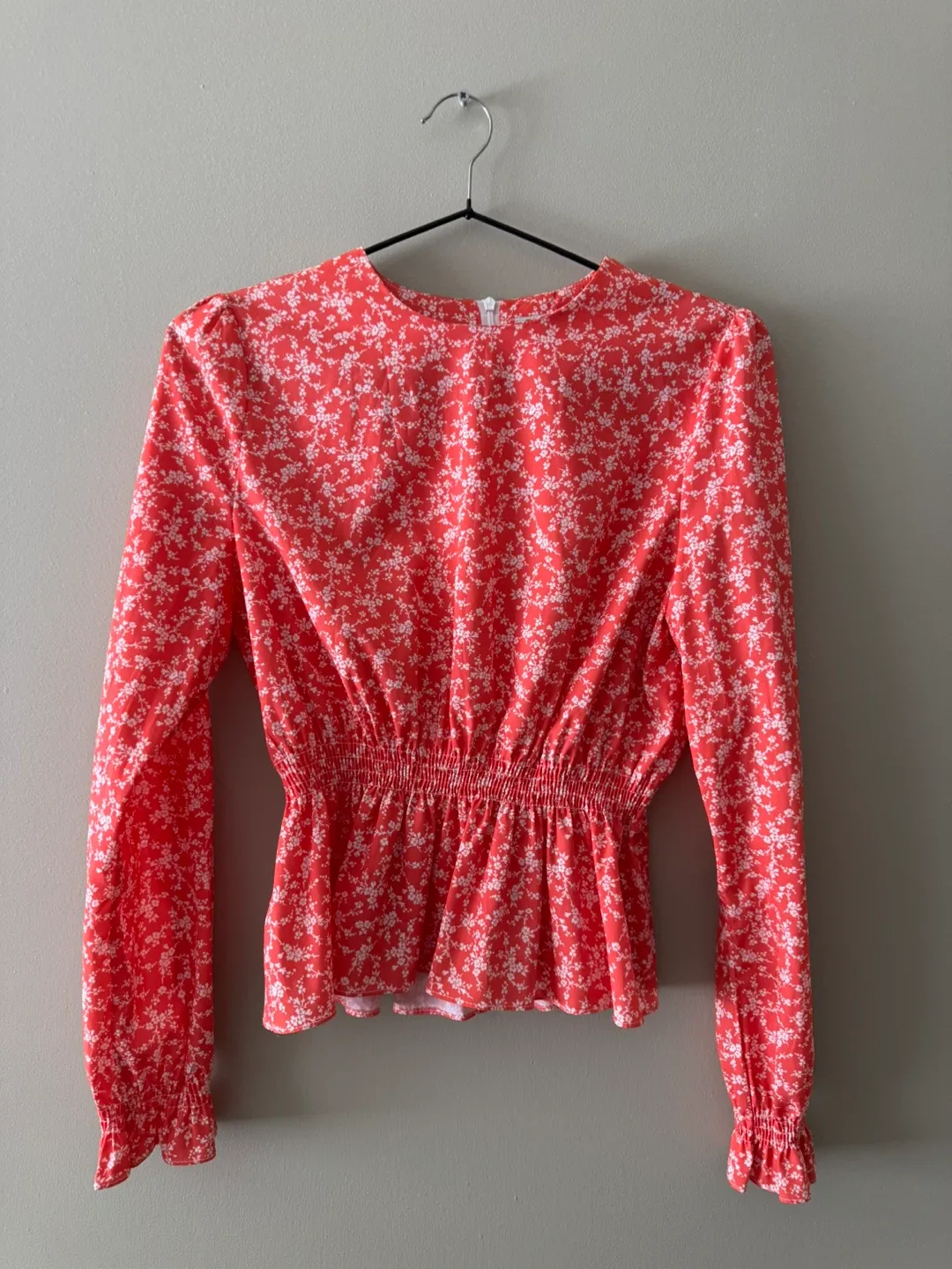 Assorted Women's Clothing Lot image indicator(4)