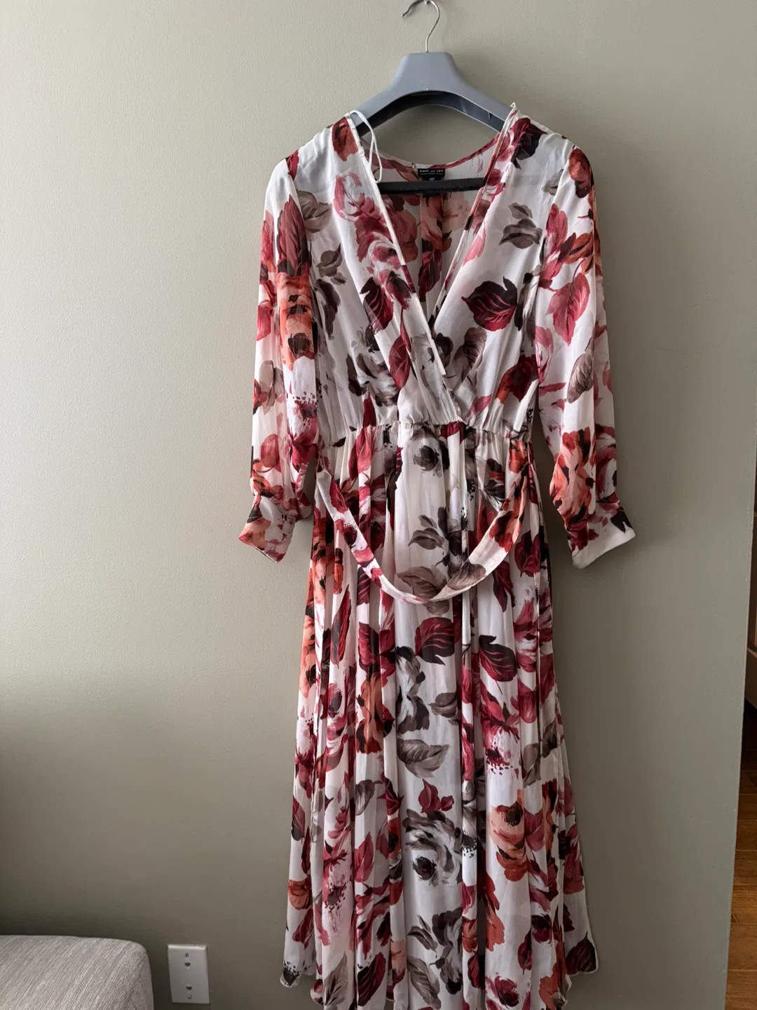 Assorted Women's Clothing Lot image indicator(7)