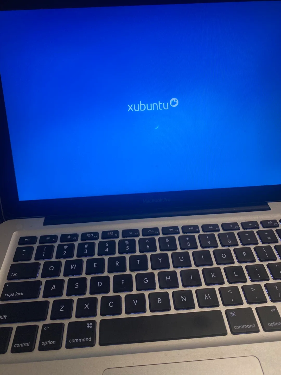 MacBook Pro with Charger image indicator(7)