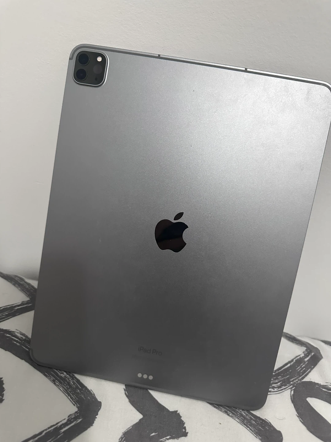 iPad Pro 12.9” (6th Gen) 256GB, Apple Pencil and magic keyboard - photo 2