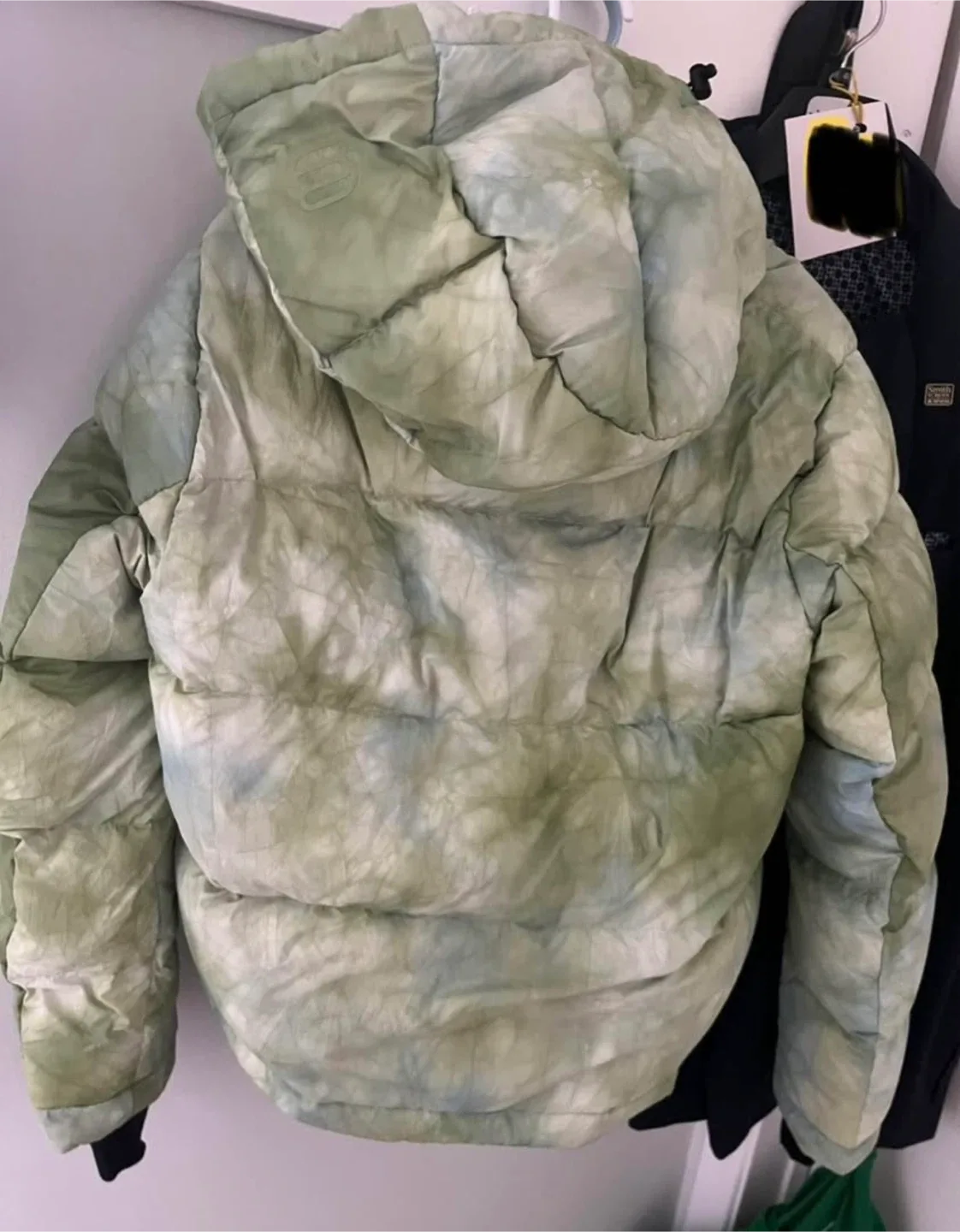 Aritzia Super Puff Tie Dye Jacket - Size S image indicator(2)