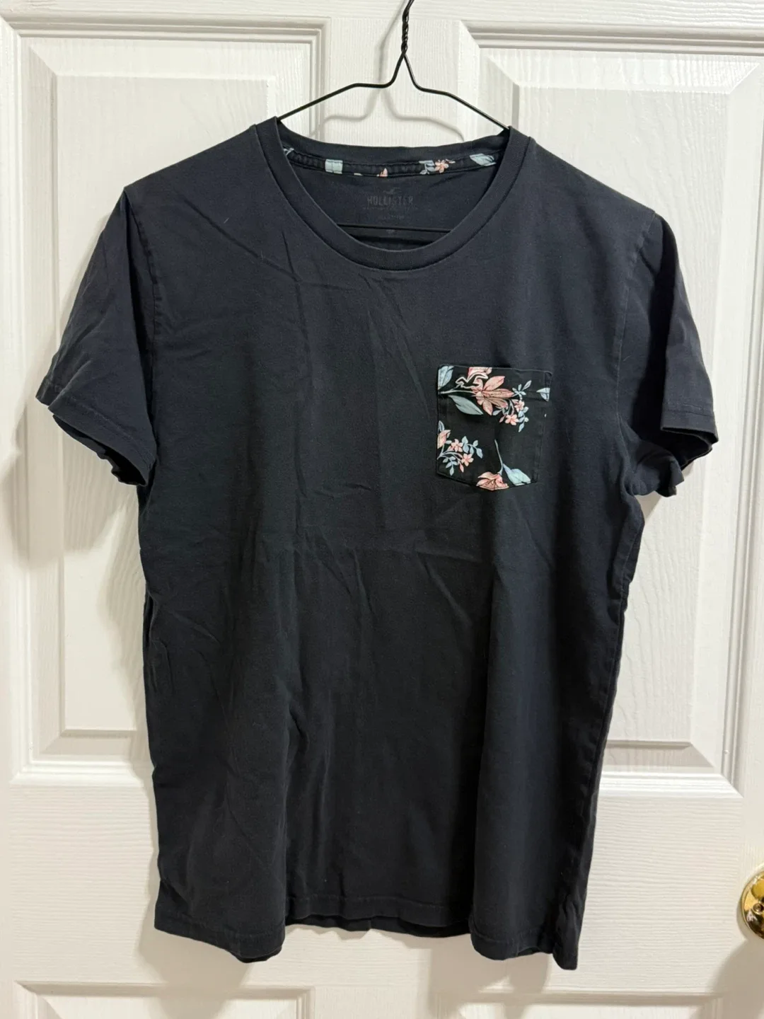 Men’s T-shirts and Long Sleeve Shirt image indicator(3)