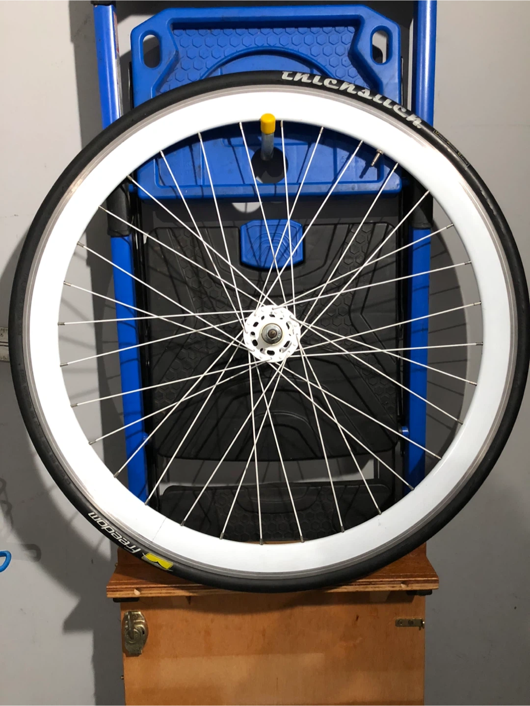 Front Velocity Deep-V white rim