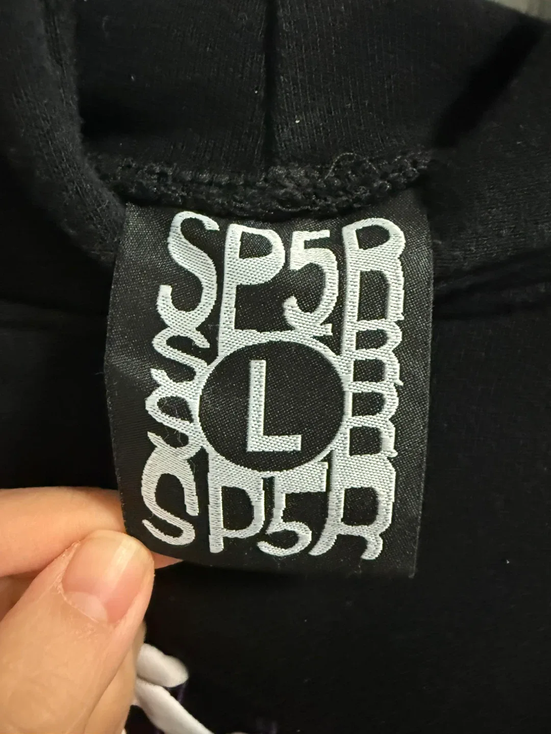 Men’s Hoodies image indicator(8)