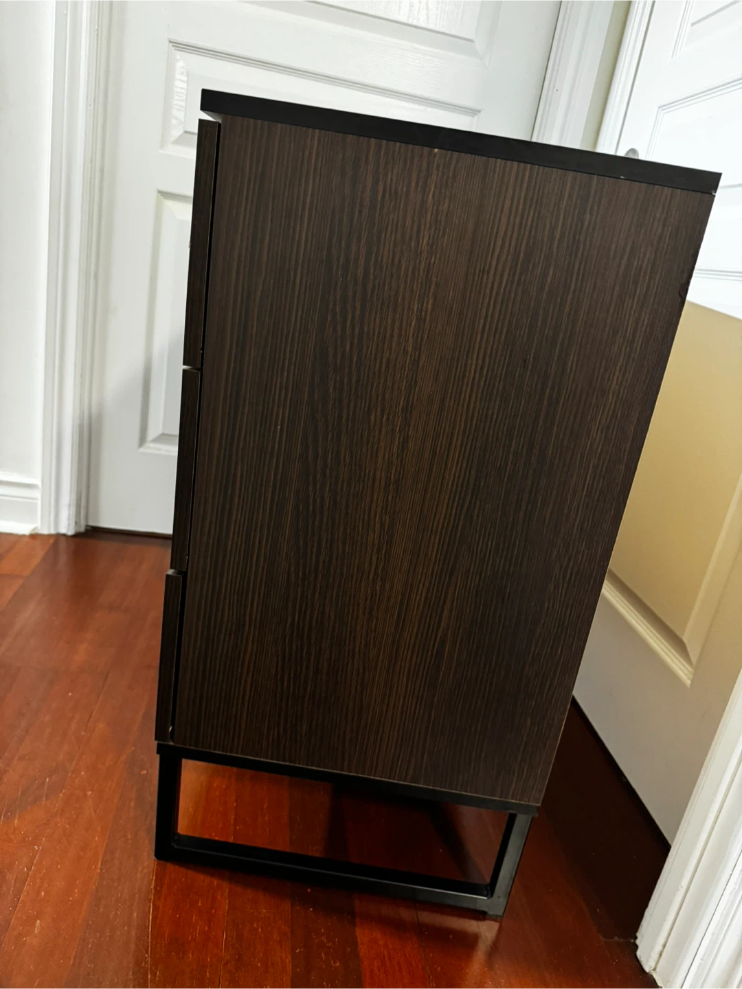 Brown Wood 3-Drawer Dresser - photo 3