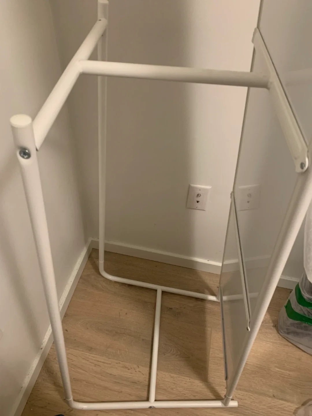 IKEA KNAPPER Standing Mirror - White image indicator(4)