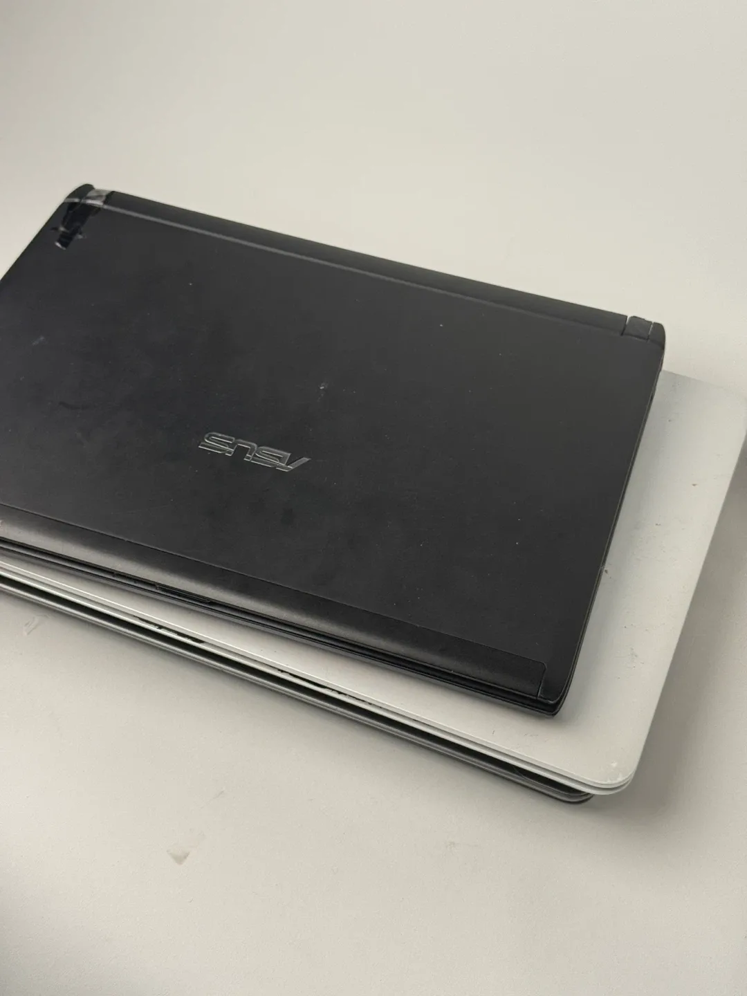 3 Laptops for parts or repair - may work image indicator(2)