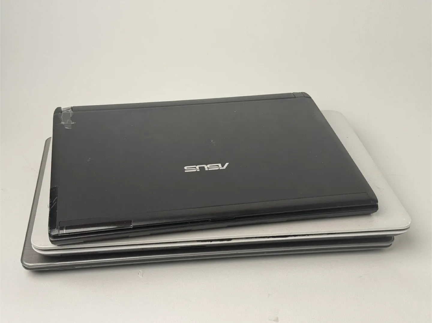 3 Laptops for parts or repair - may work image indicator(5)