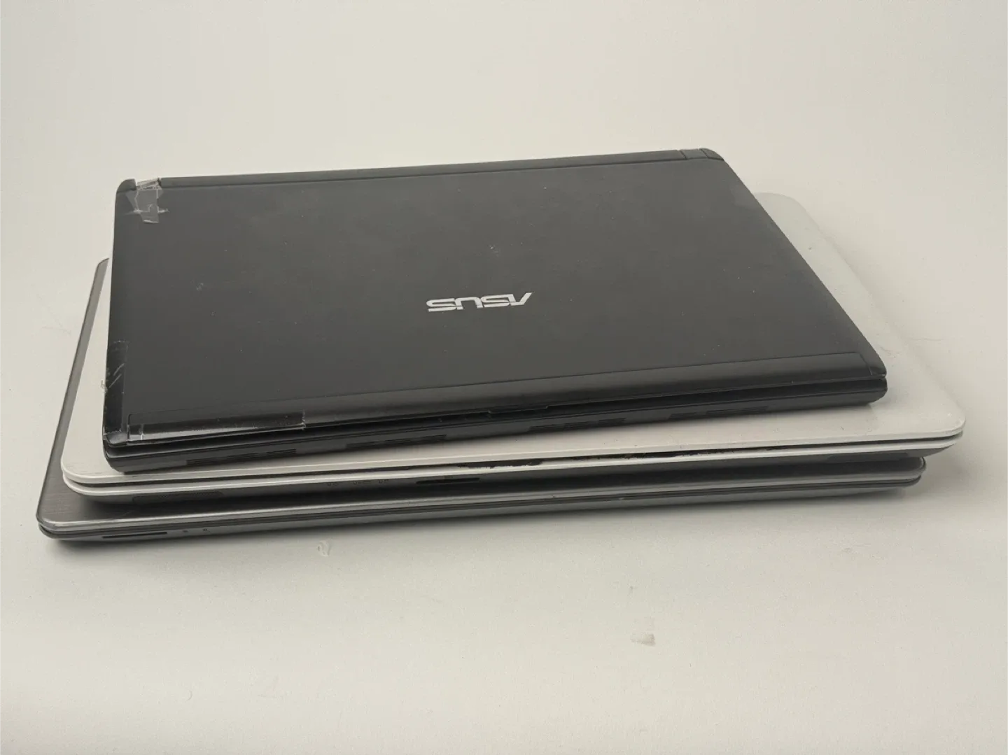 3 Laptops for parts or repair - may work