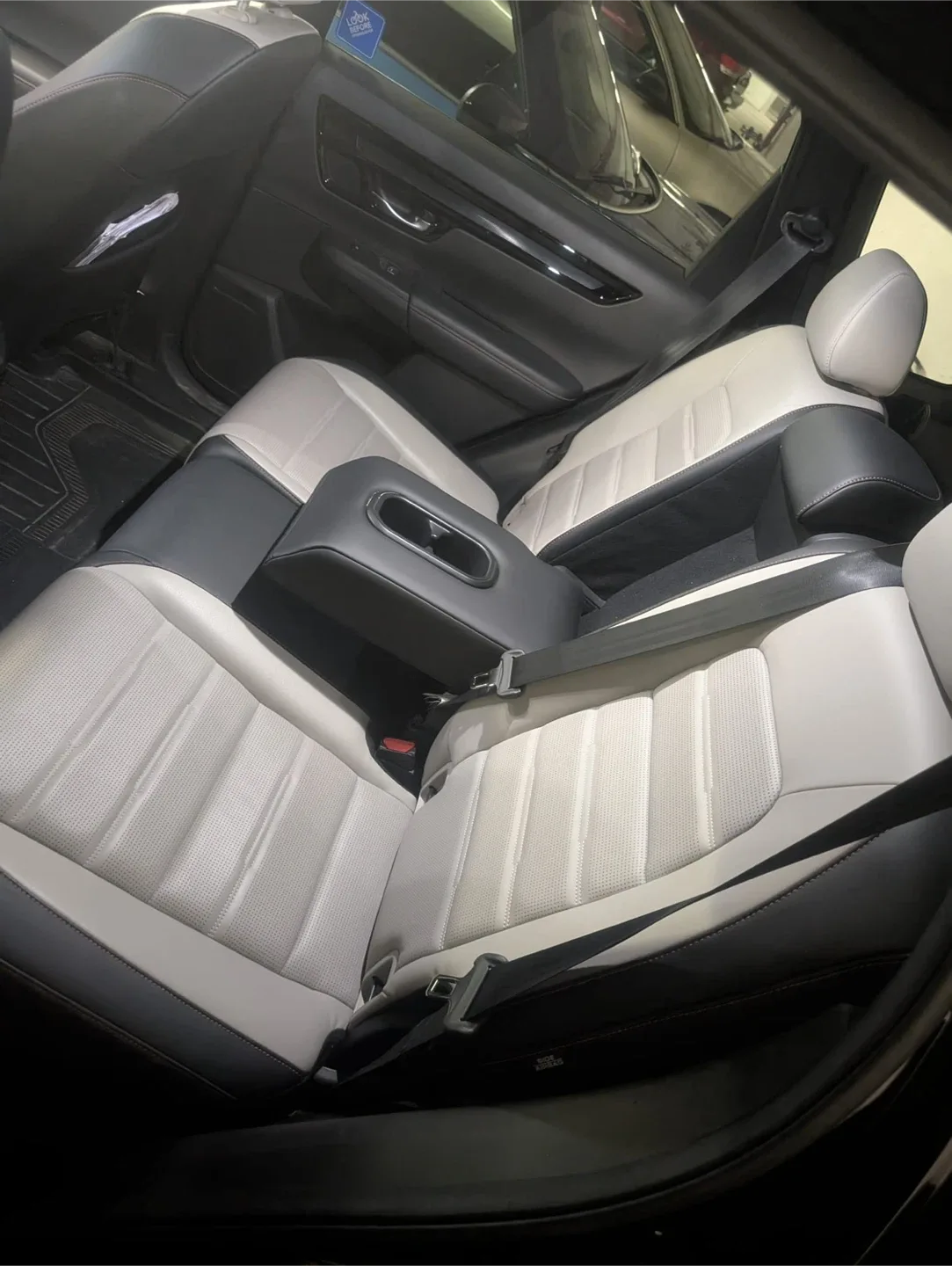 Honda CR-V Black SUV touring hybrid 2024 image indicator(4)