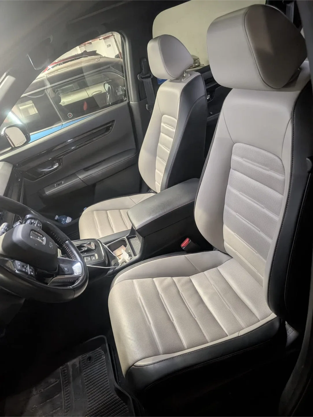 Honda CR-V Black SUV touring hybrid 2024 image indicator(6)