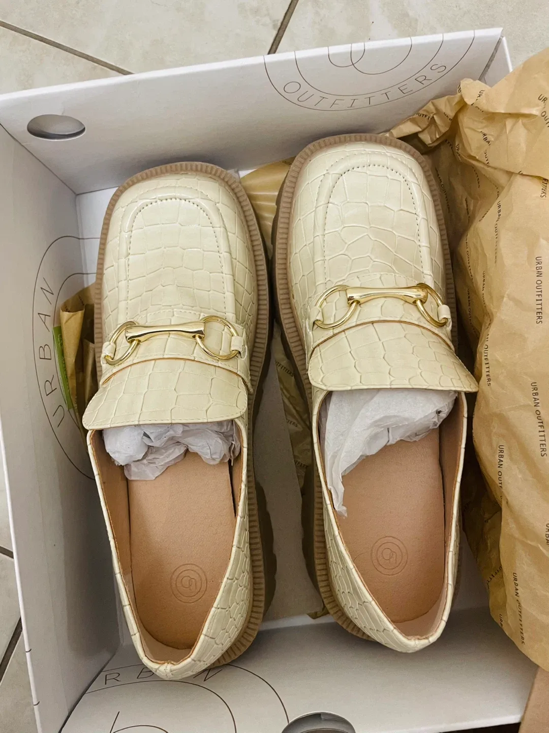 New Urban Outfitters Cream Loafer, US 10 image indicator(4)