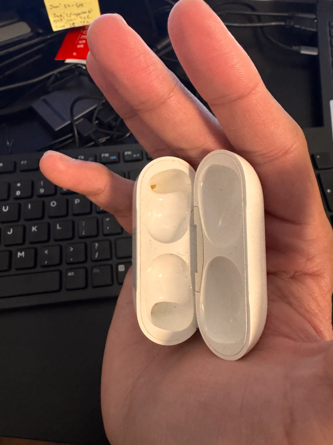 AirPods Pro 2nd Gen Case - photo 3