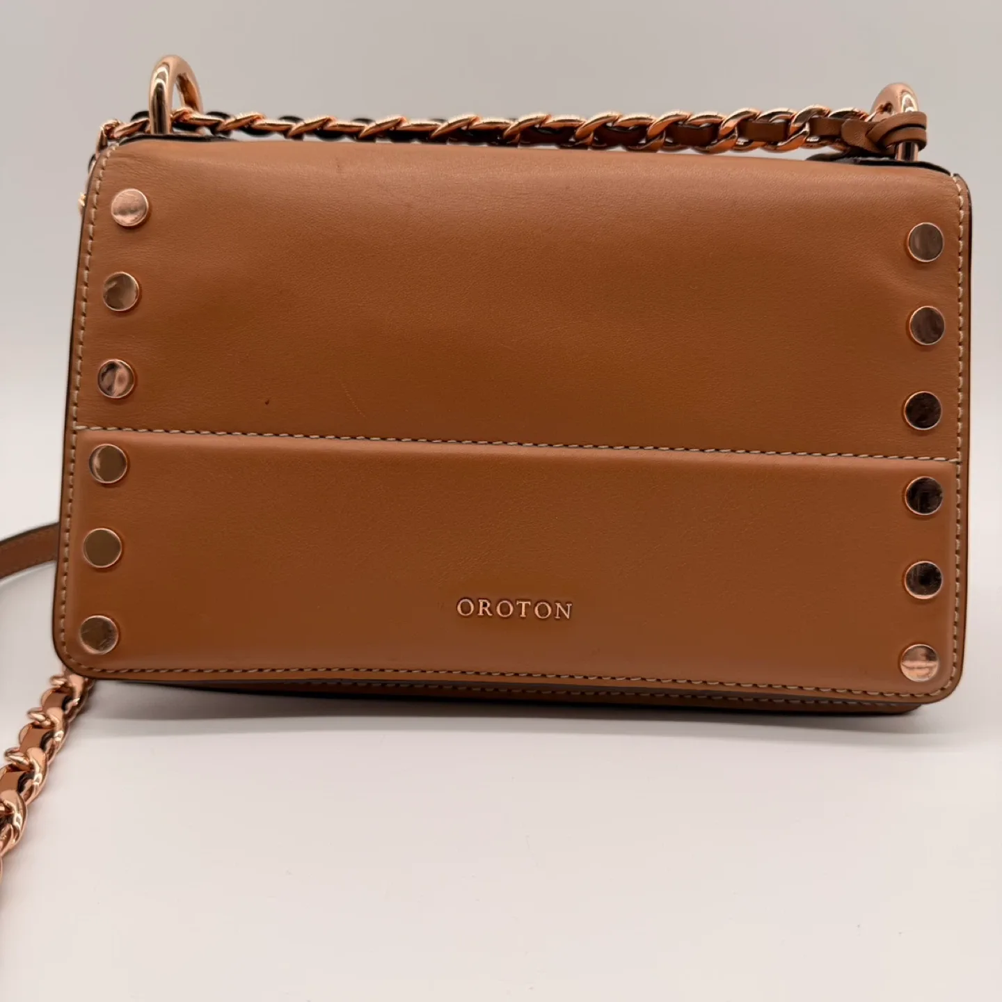 Oroton Leather Crossbody – Tan with Rose Gold Chain/almost new image indicator(2)