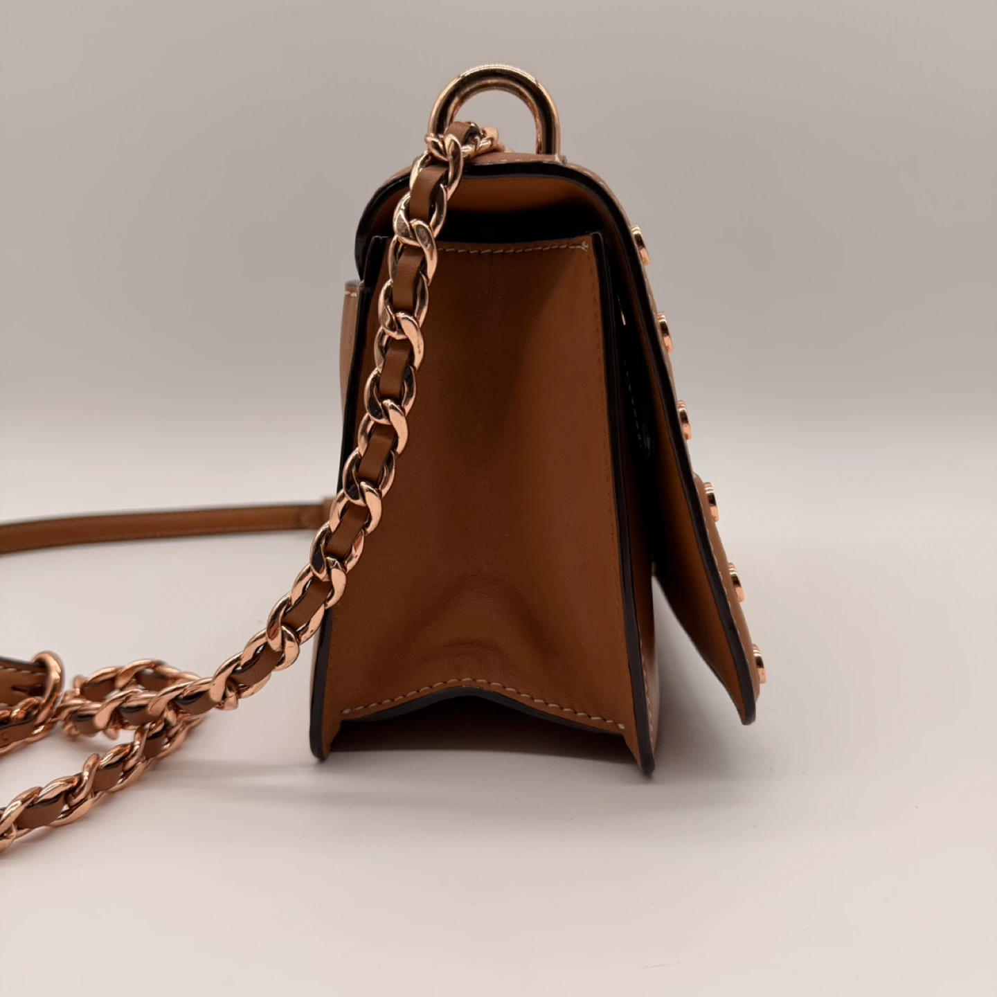 Oroton Leather Crossbody – Tan with Rose Gold Chain/almost new - photo 3