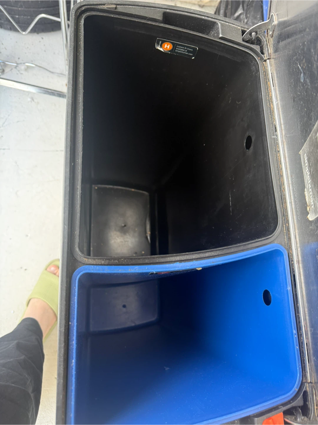 Fingerprint-Proof Step Trash Can - photo 2