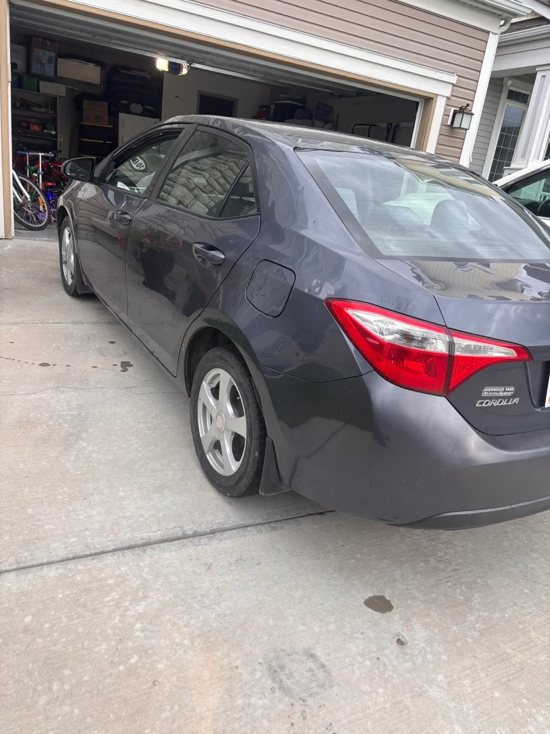 Toyota Corolla LE - Grey Sedan image indicator(6)