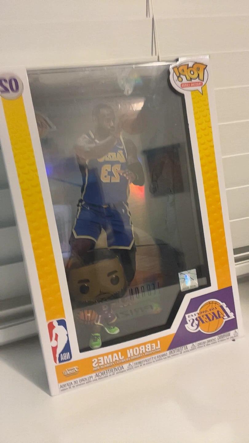 Funko Pop! NBA LeBron James Lakers Figure