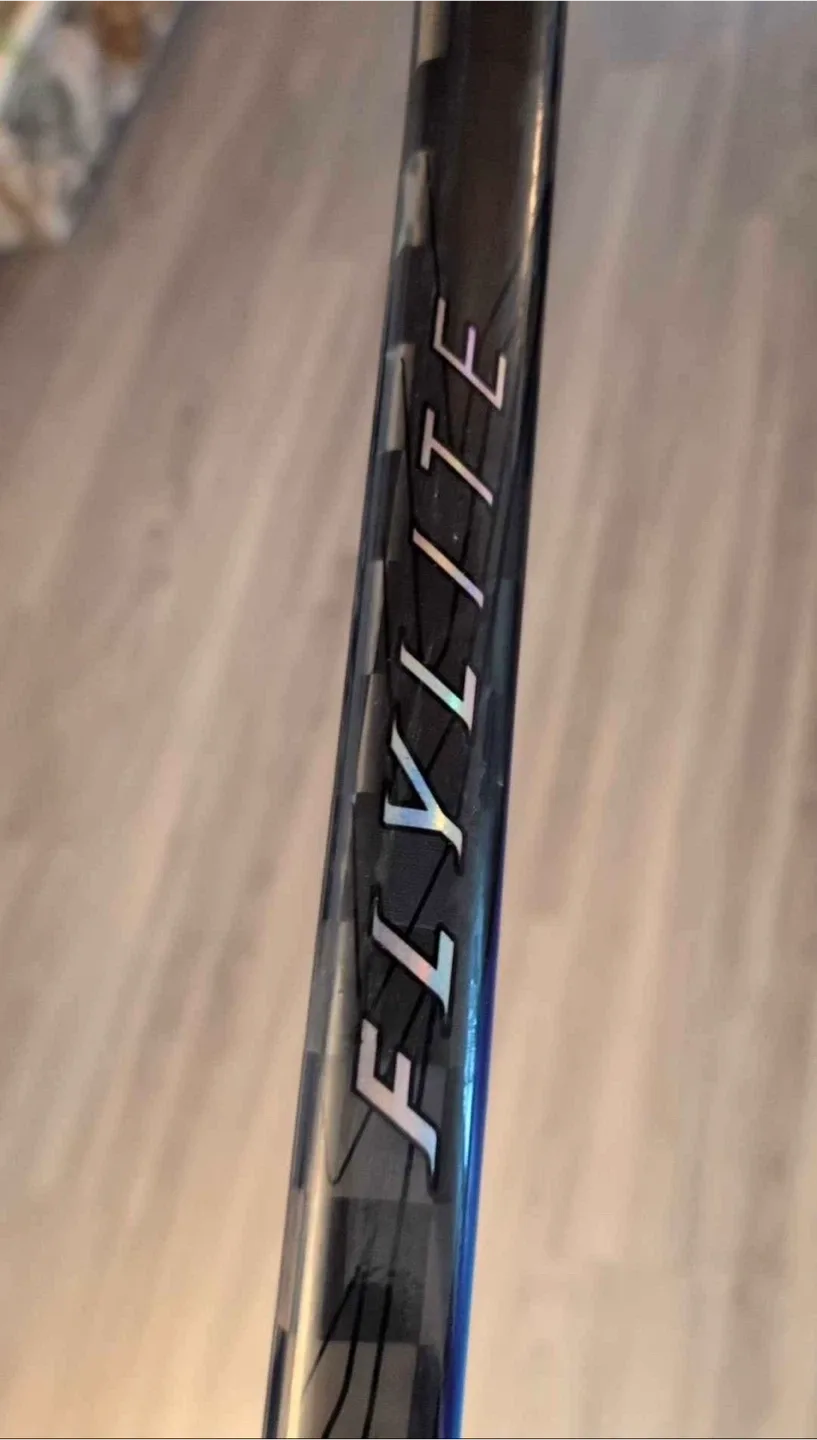 Bauer Vapor Flylite Hockey Stick image indicator(4)