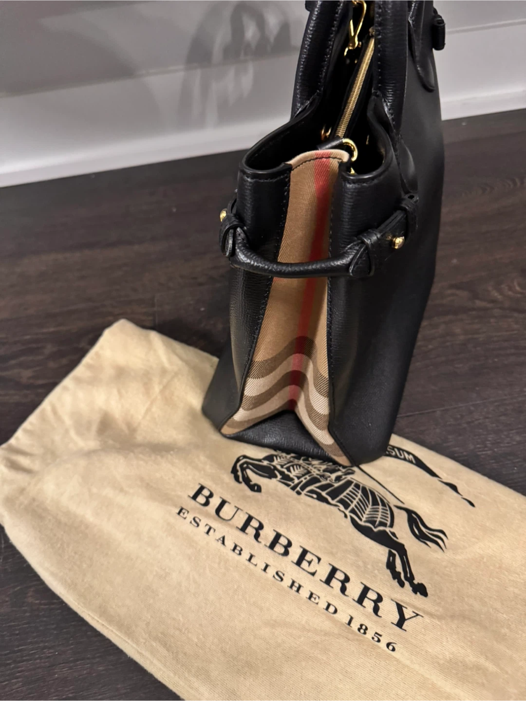 Burberry Black Leather Banner Tote - photo 3