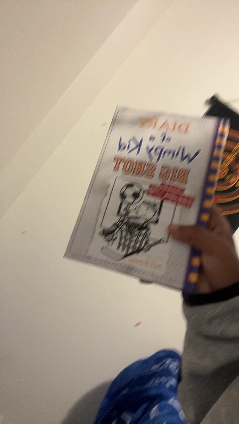 Diary of a Wimpy Kid & Dog Man Books image indicator(4)