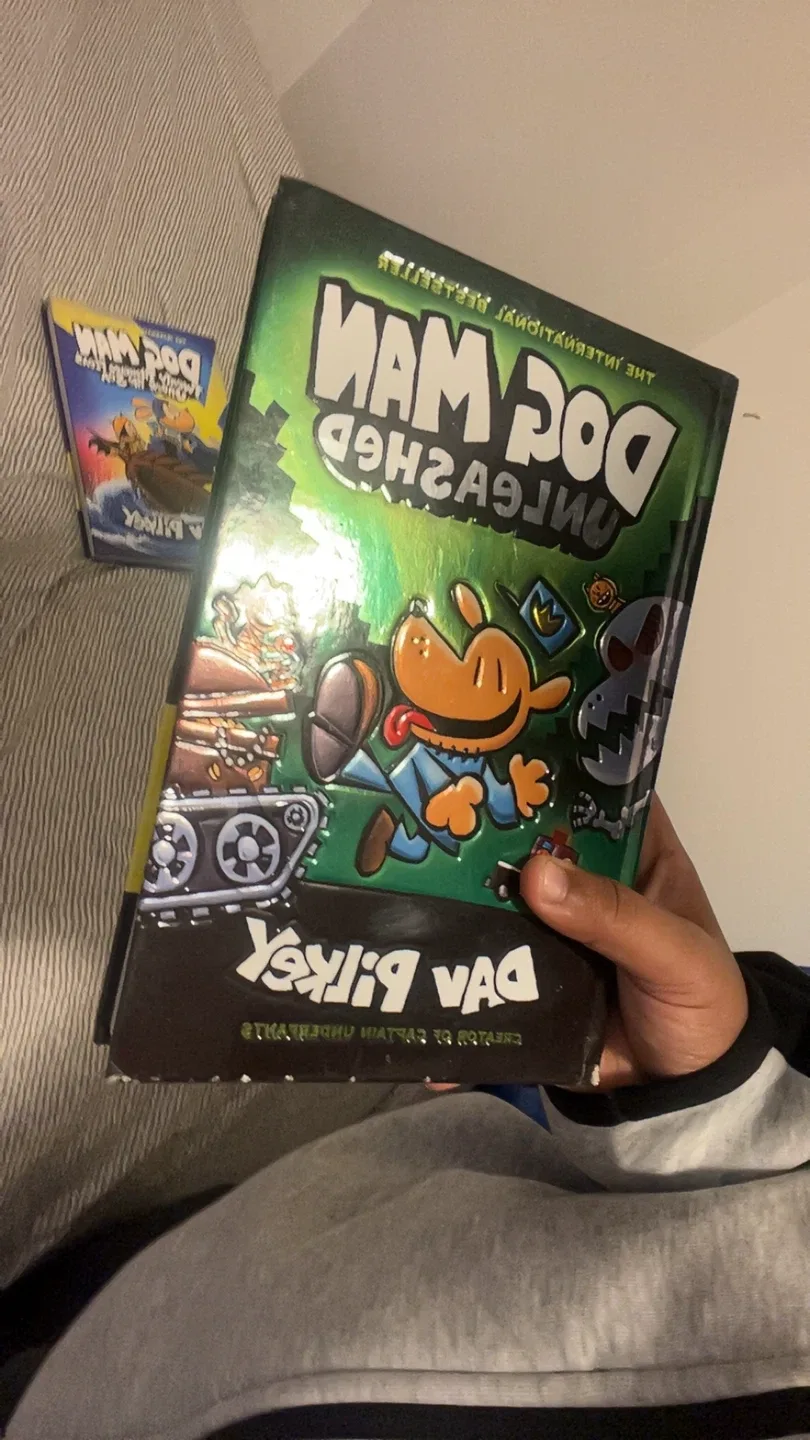 Diary of a Wimpy Kid & Dog Man Books image indicator(8)