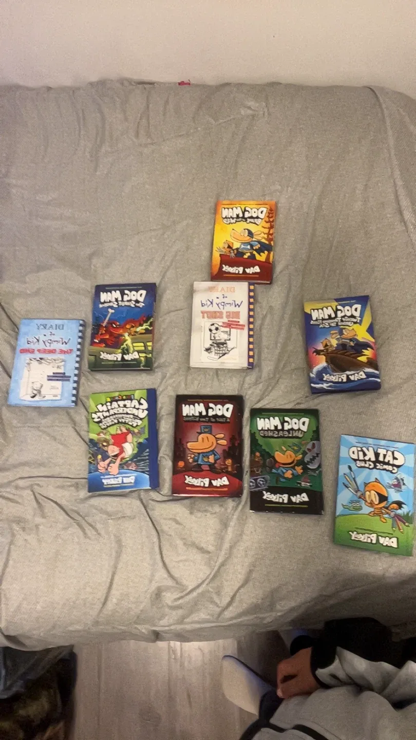 Diary of a Wimpy Kid & Dog Man Books image indicator(10)