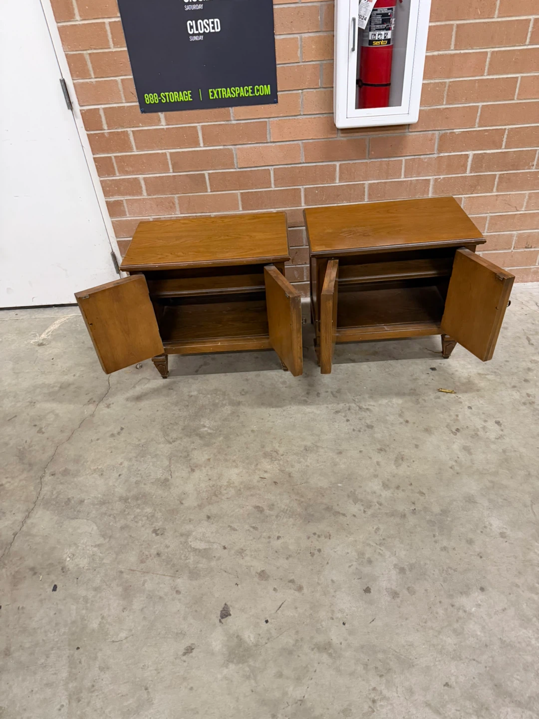 Pair of Wood Nightstands - photo 4