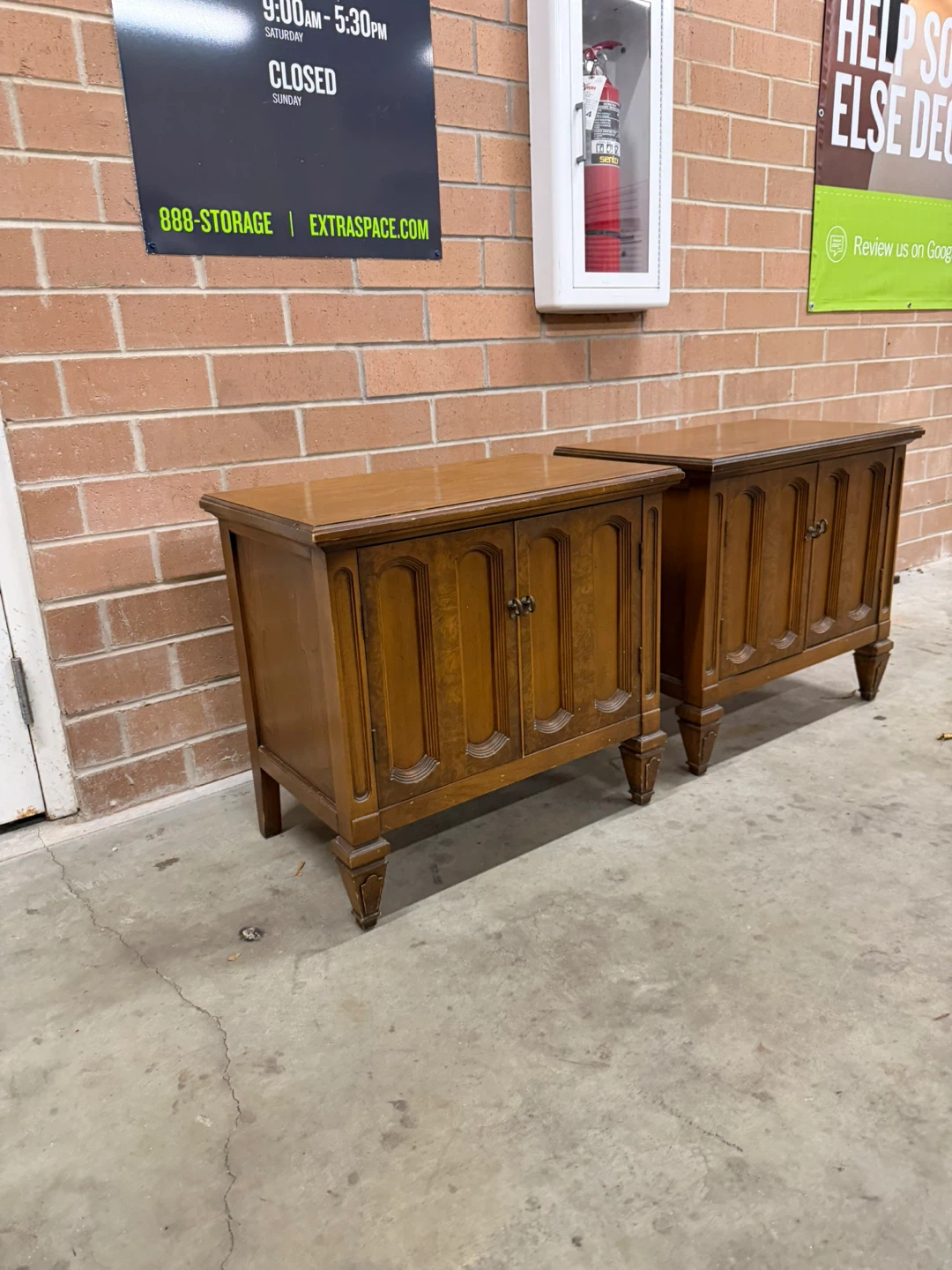 Pair of Wood Nightstands - photo 3