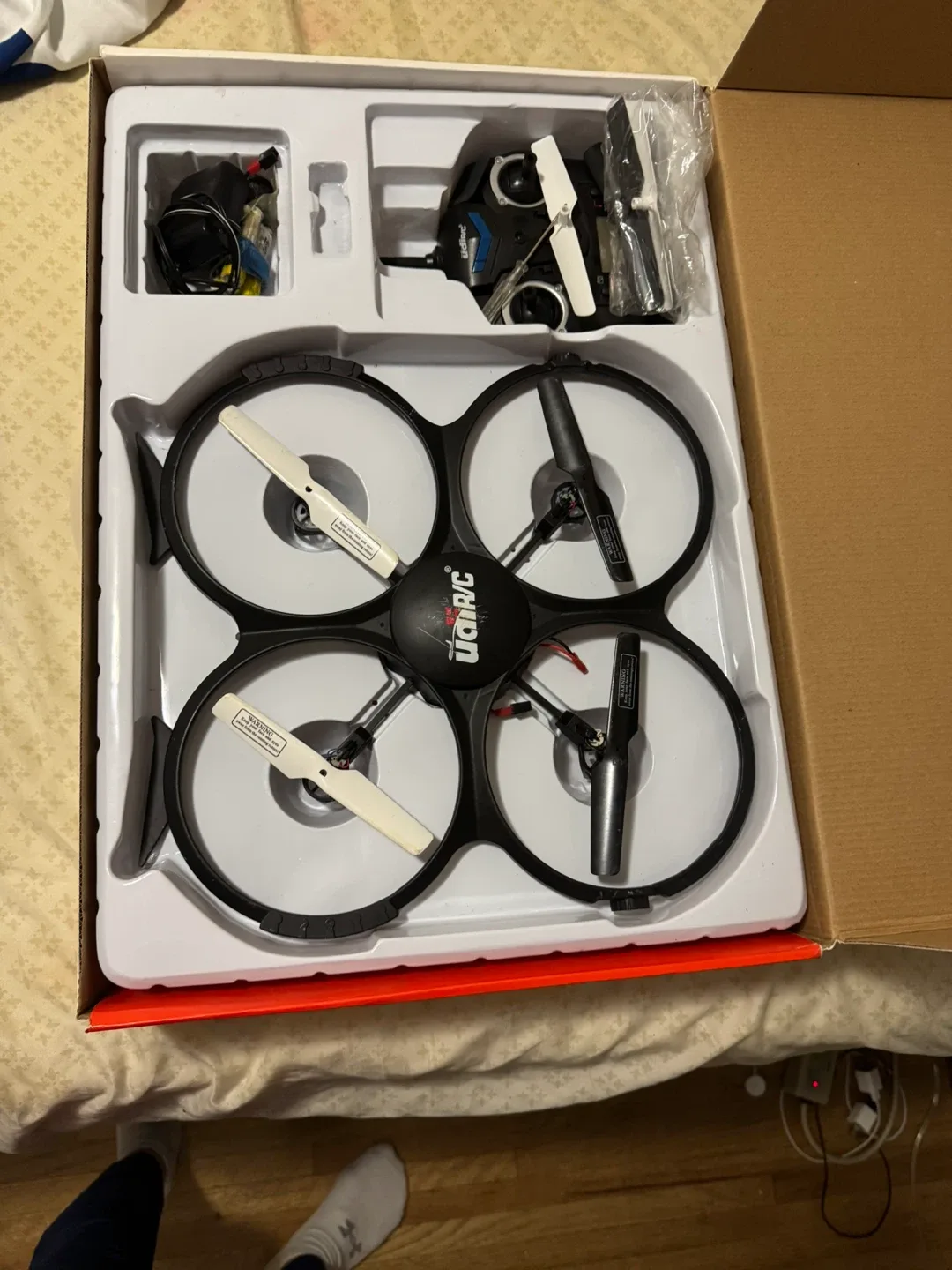 UDIR/C U818A AIR Drone - Like New! image indicator(2)
