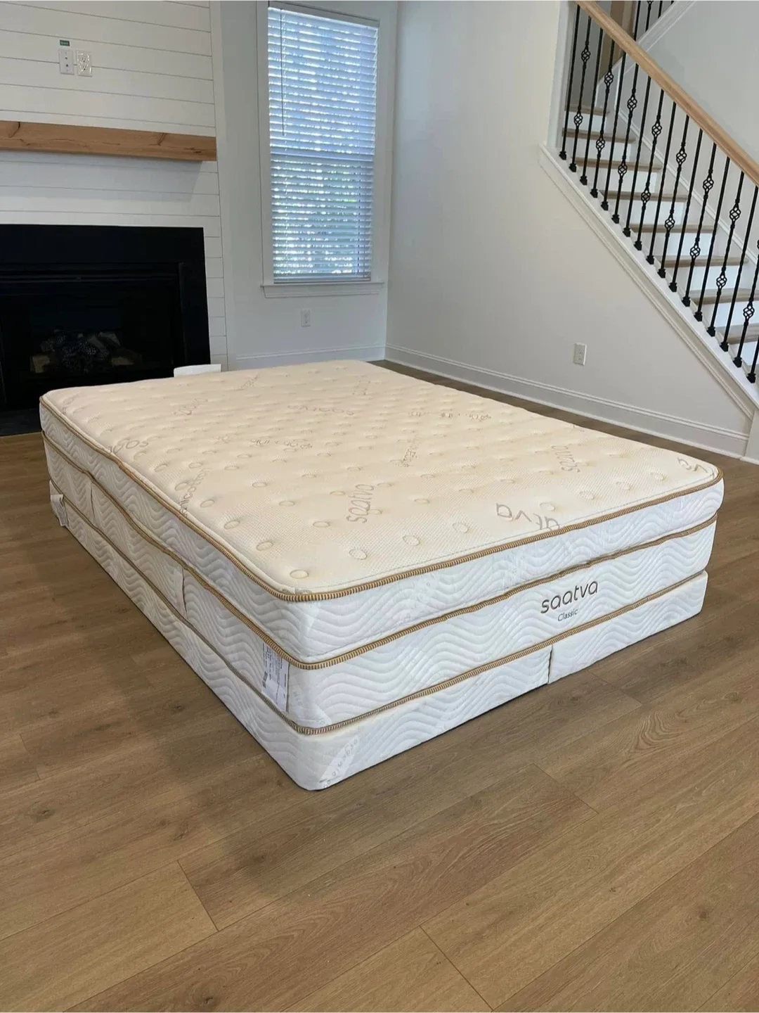 Saatva Classic Mattress image indicator(2)