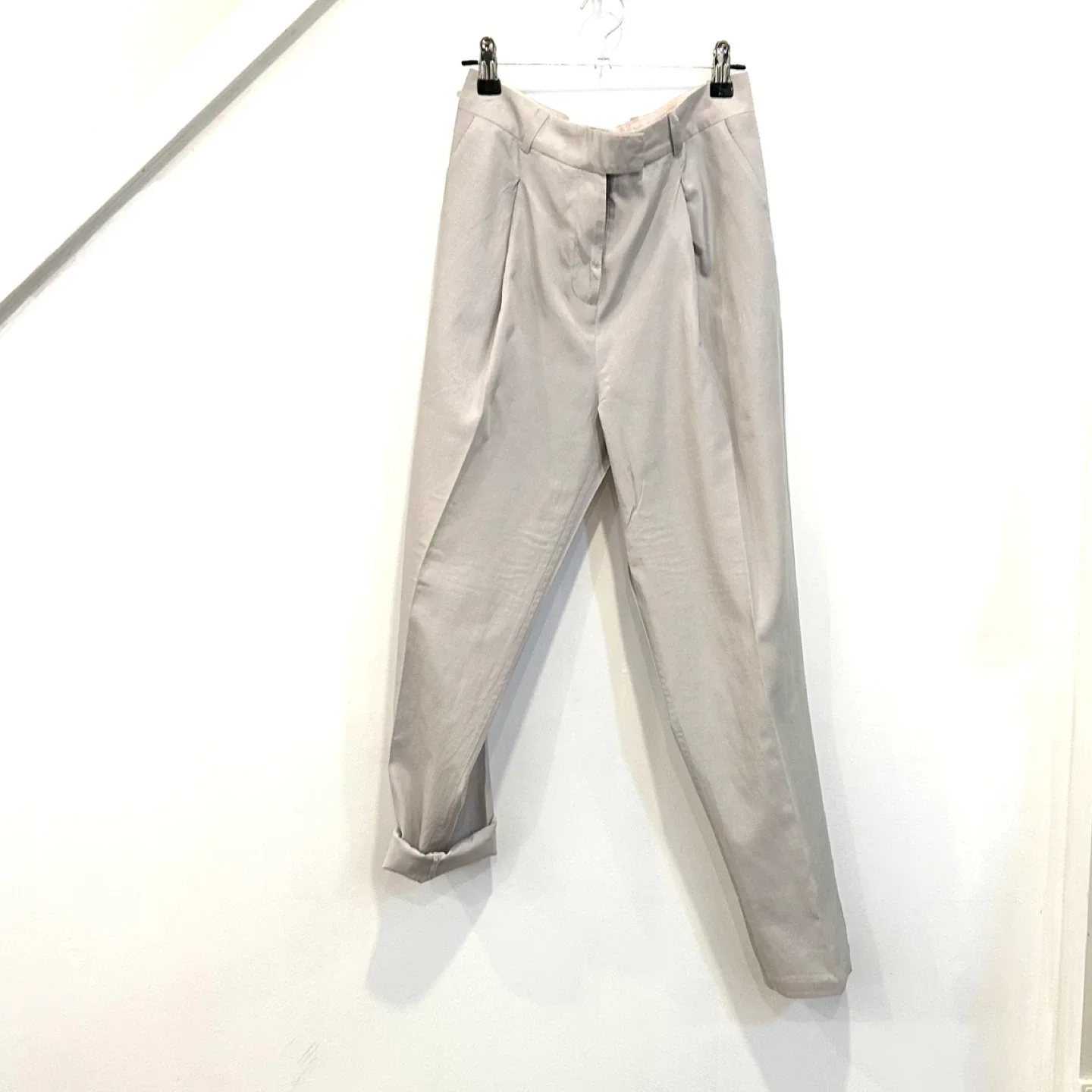 COS Relaxed Pleated Trousers image indicator(4)