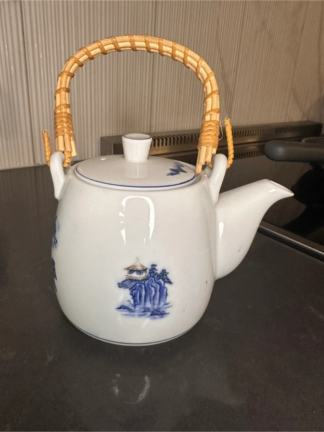 Vintage Japanese porcelain teapot image indicator(4)