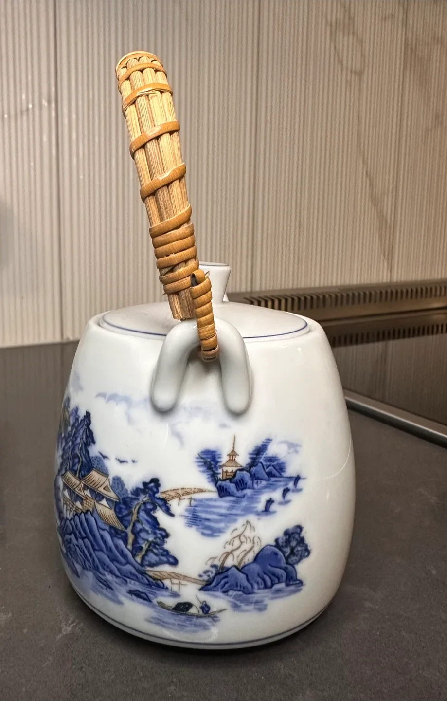 Vintage Japanese porcelain teapot image indicator(5)