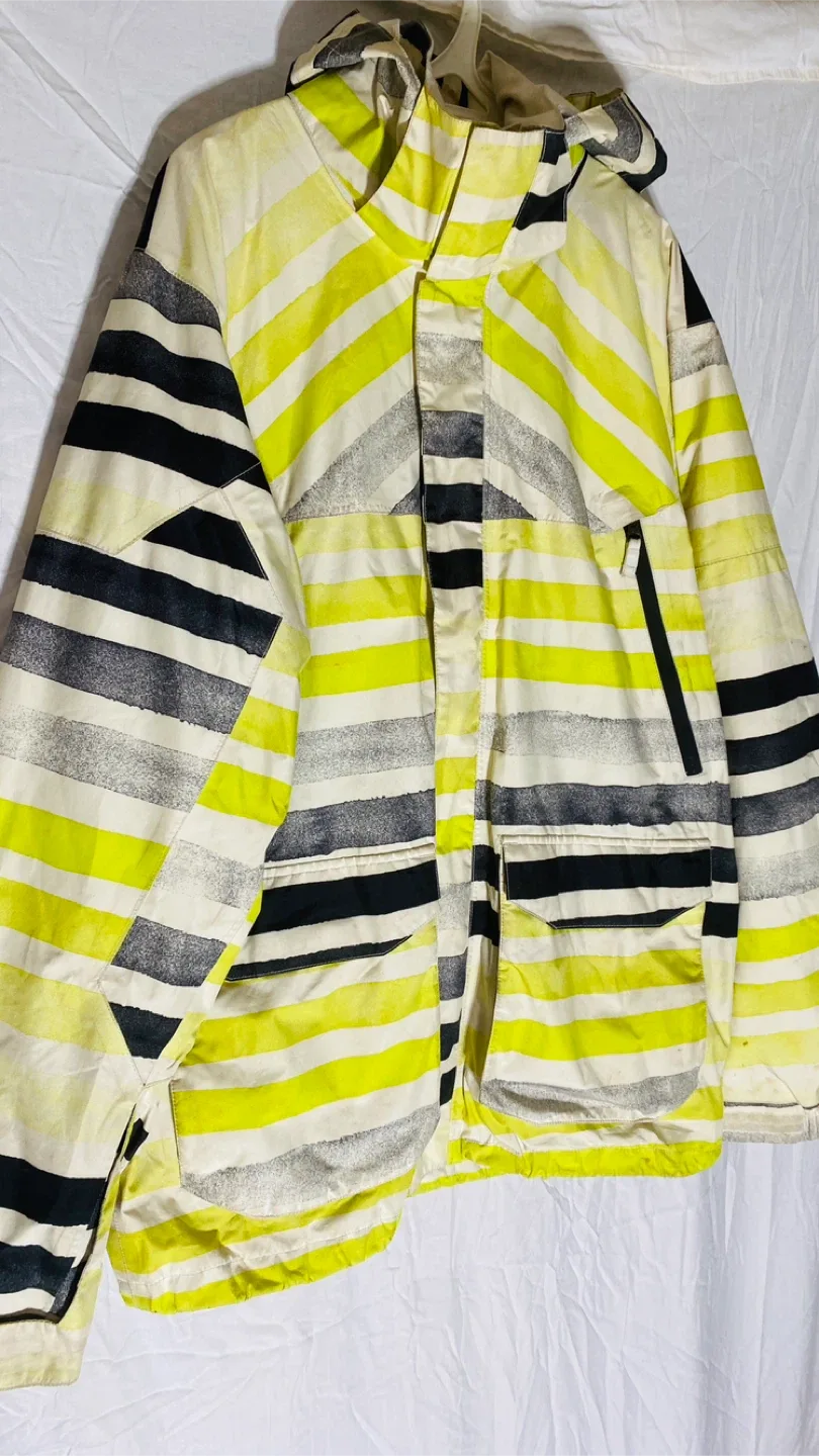 Burton Gore-Tex Snowboard Jacket image indicator(3)