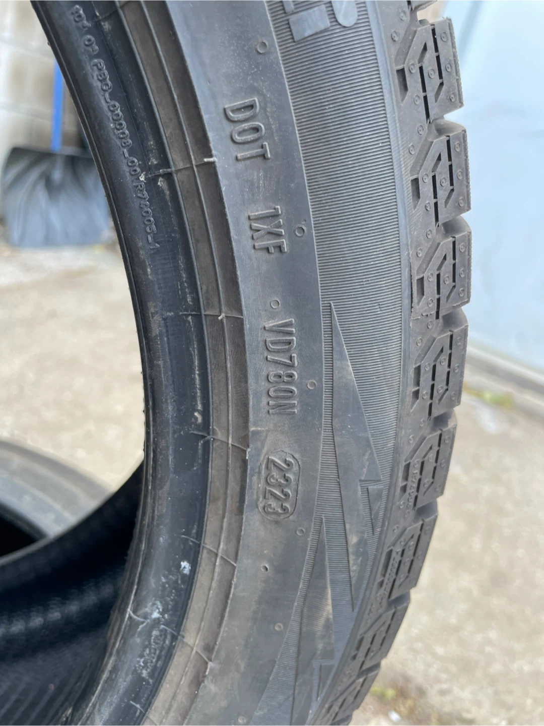 2x Pirelli Winter tires 245/40 R18 Tire - Asimmetrico Ice Zero - photo 4