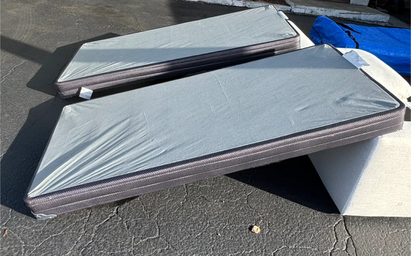 Box Springs- Twin Size image indicator(2)