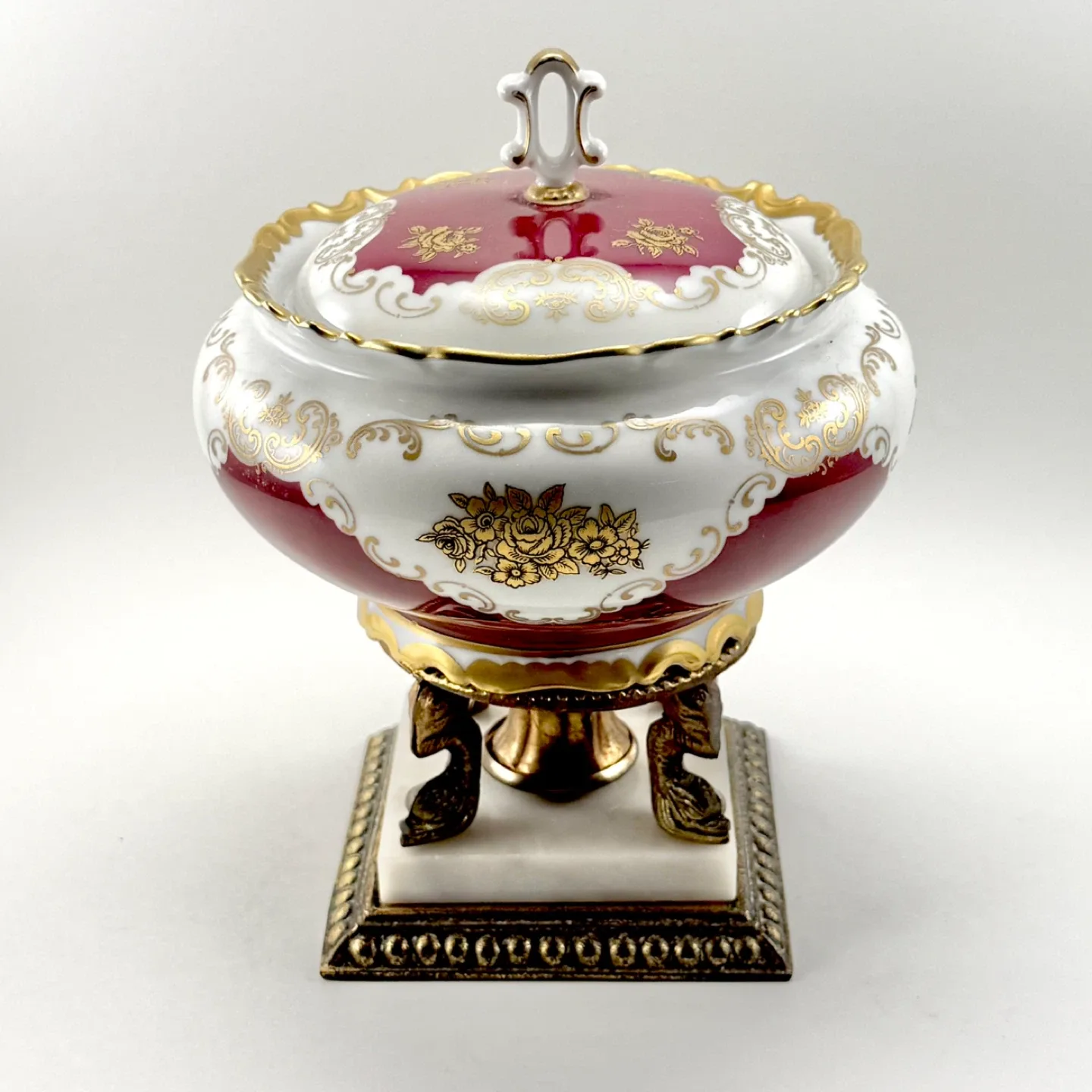 Beautiful porcelain decorative lidded urn