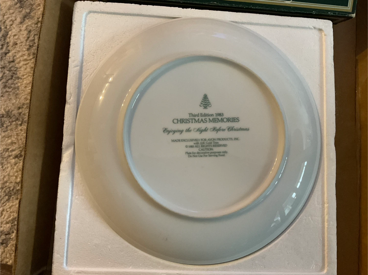 Avon Christmas Memories Series 1983 Porcelain Plate - photo 3